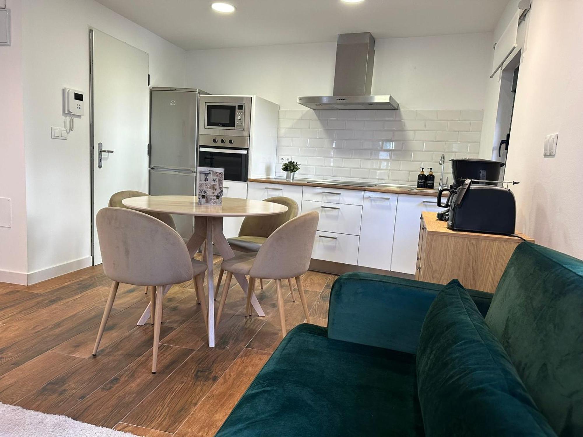 Apartamentos Urbanin I Plaza Ayuntamiento Cudillero Luaran gambar