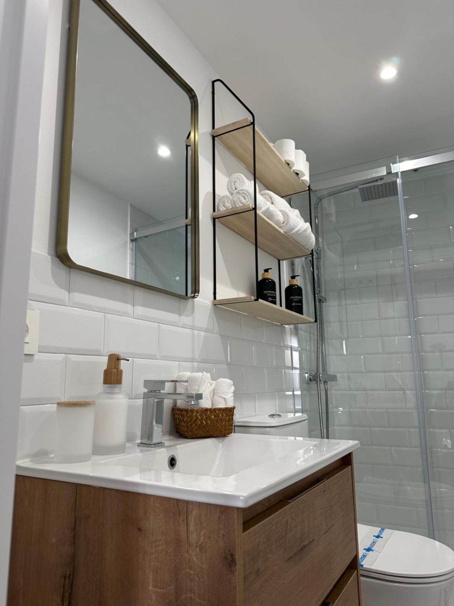 Apartamentos Urbanin I Plaza Ayuntamiento Cudillero Luaran gambar