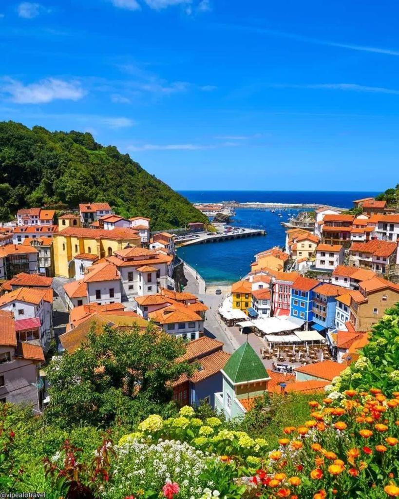 Apartamentos Urbanin I Plaza Ayuntamiento Cudillero Luaran gambar
