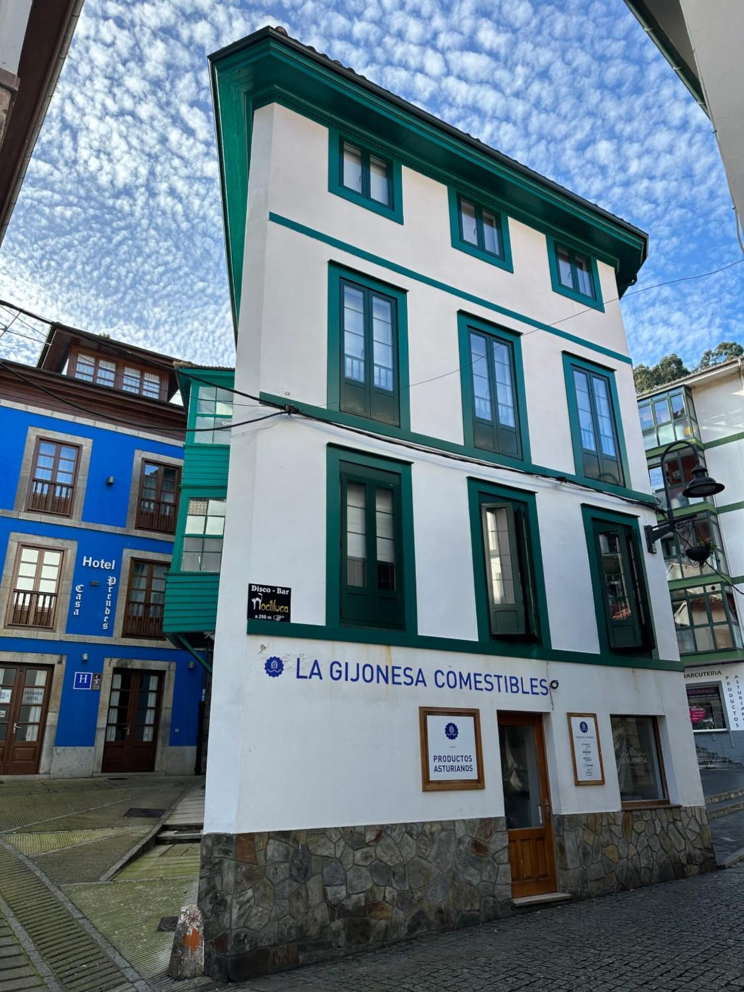 Apartamentos Urbanin I Plaza Ayuntamiento Cudillero Luaran gambar