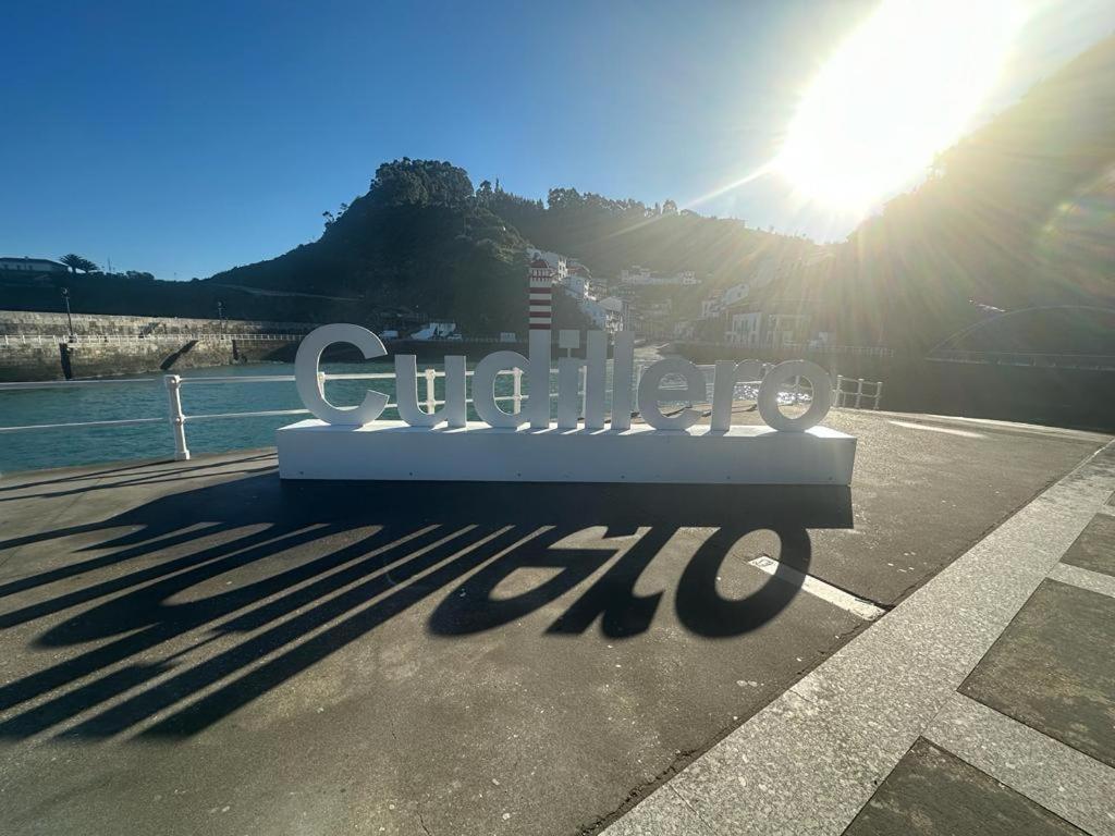 Apartamentos Urbanin I Plaza Ayuntamiento Cudillero Luaran gambar