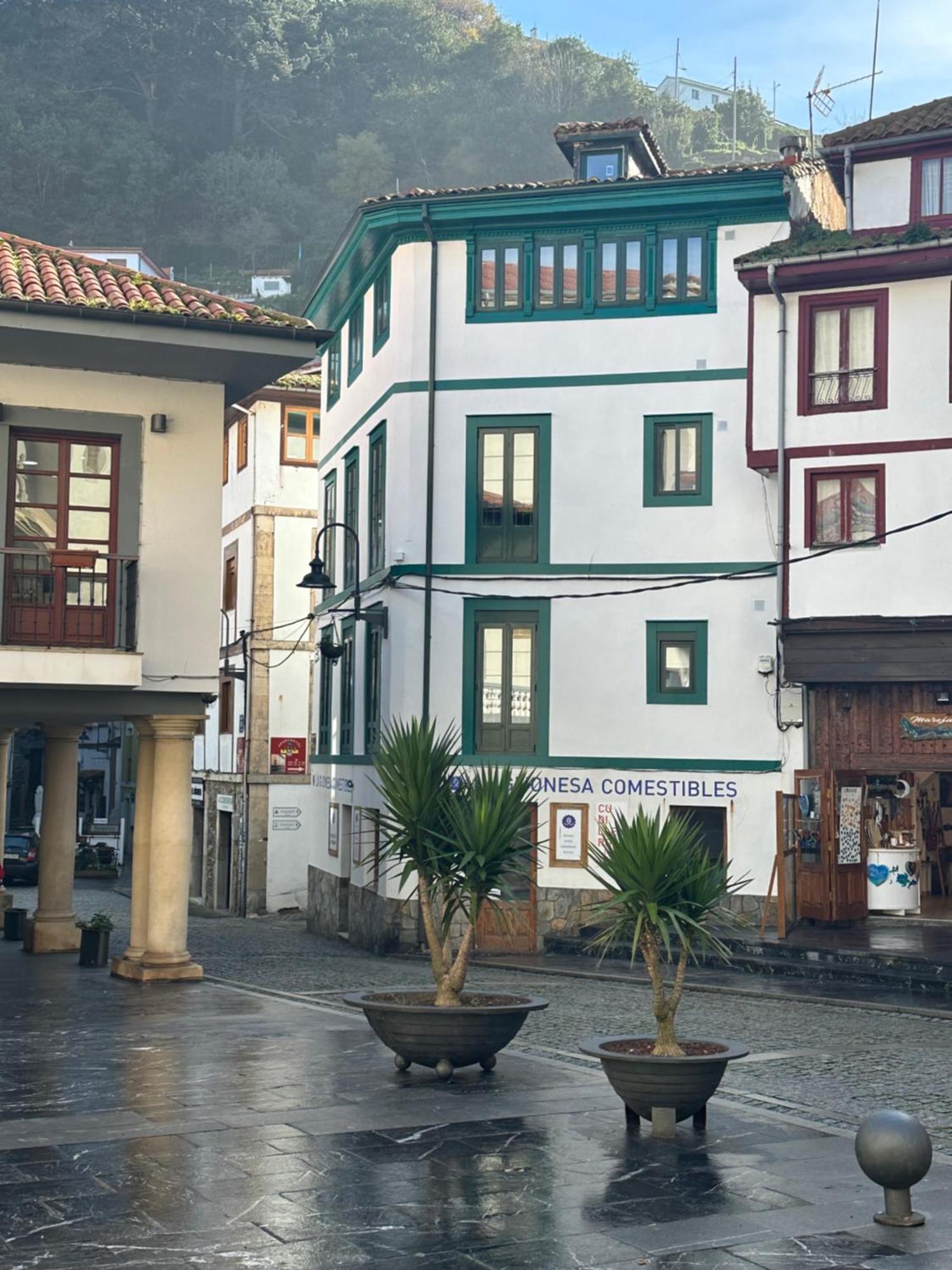 Apartamentos Urbanin I Plaza Ayuntamiento Cudillero Luaran gambar